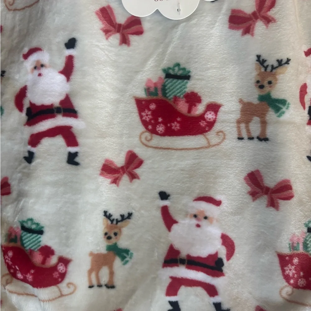 CHRISTMAS HOLIDAY PLUSH THROW BLANKET w/ SANTA  SLEIGH  BOWS  REINDEER NEW